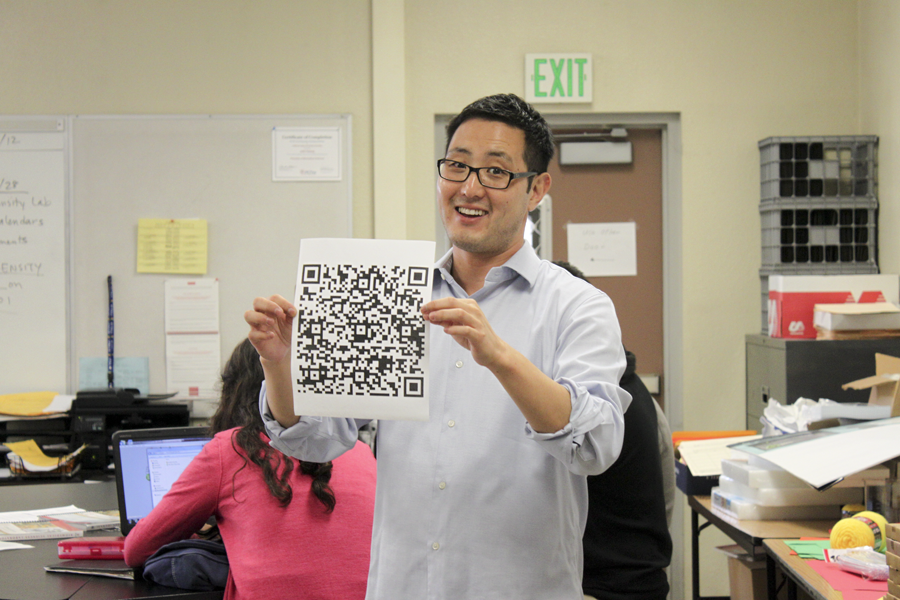 During+second+period+in+the+new+Biomedical+class%2C+Mr.+Hwang+demonstrates+how+to+find+more+information+on+the+human+body+using+a+QR+app.+For+students+that+have+interest+in+becoming+a+doctor+in+the+future%2C+the+new+science+class+is+offered+in+room+X-2.+%E2%80%9C+It%E2%80%99s+a+very+fun+and+interesting+class+to+teach%2C%E2%80%9D+Mr.+Hwang+said.+%E2%80%9CI+enjoy+teaching+it.%E2%80%9D