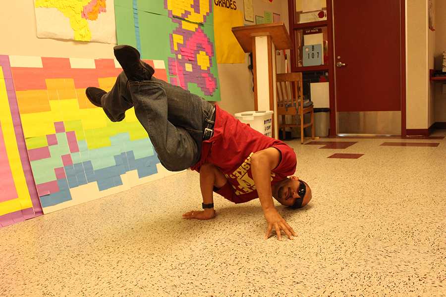 On October 2, Mr. De La Torre broke out dancing in room B-107, to express his love for break dancing, even though he is primarily known for teaching Honors Geometry on campus. “I’ve liked dancing since I was a little kid, but I never really performed till now,” De La Torre said.