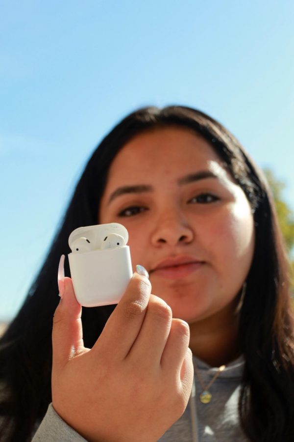 Enjoying the newest gadget by Apple, sophomore Bridgette Yaquian encourages every student at Downey High School to get a pair of Airpods. “Theyre just so convenient especially at school,” Yaquian said. “I honestly think everyone should get a pair to make their lives less complicated.”