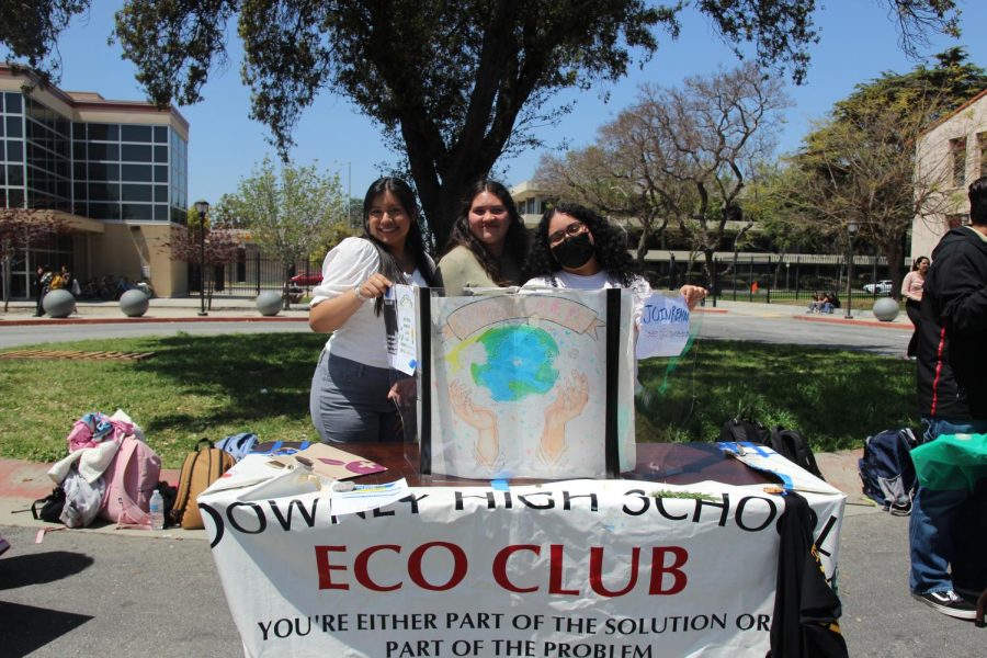 The annual Earth Day Eco Club Fair kicked off on Wednesday, April 19, with a variety of sustainable activities, information booths and organizations to advocate for the care of our environment. Ranging from upcycling old T-shirts into tote bags to rosemary bundles to advocate self-sufficiency. Downey High School students host this eco-friendly event at the round-a-bout!